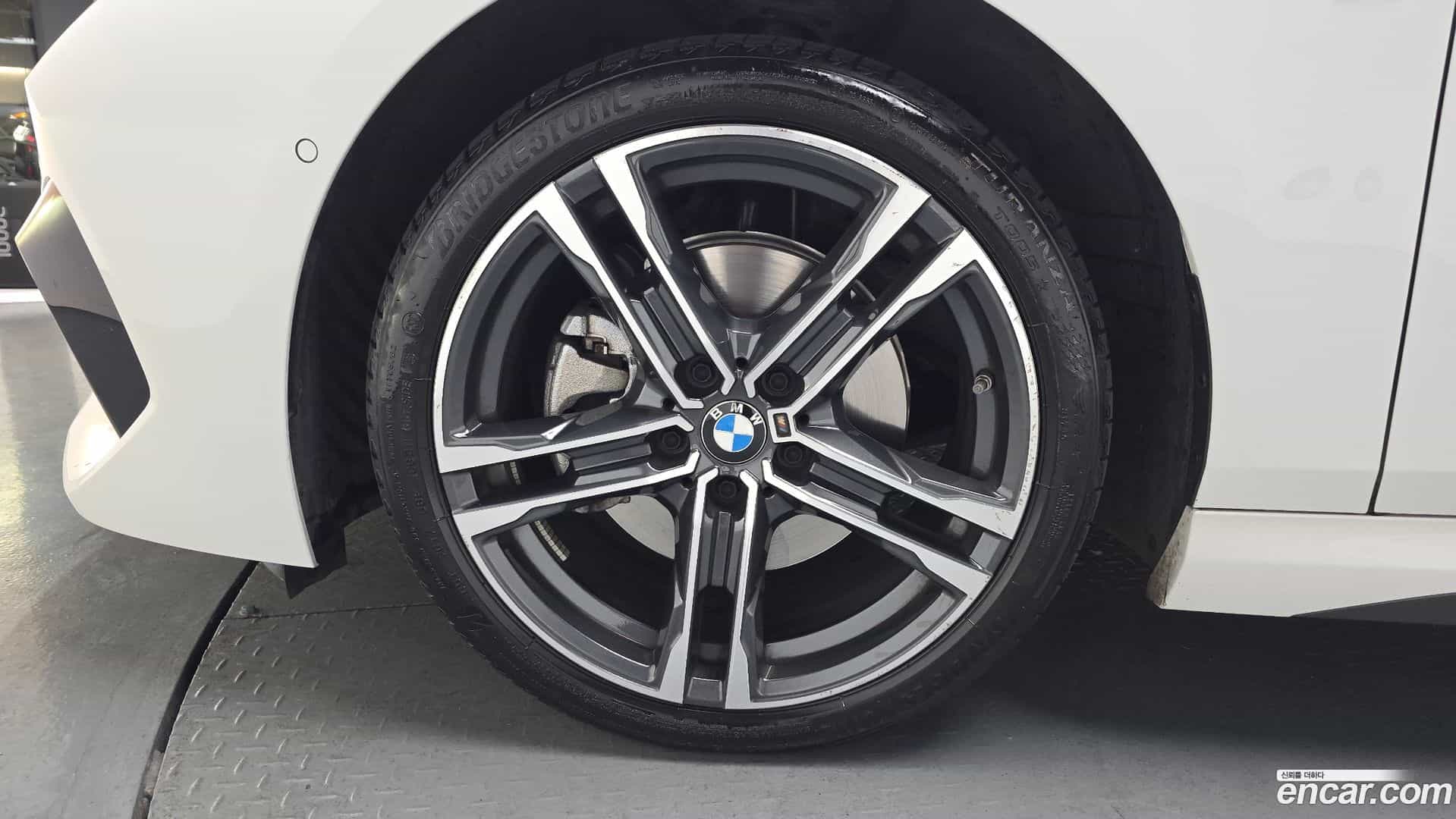 2-Series BMW 2021.5-OUTER-005