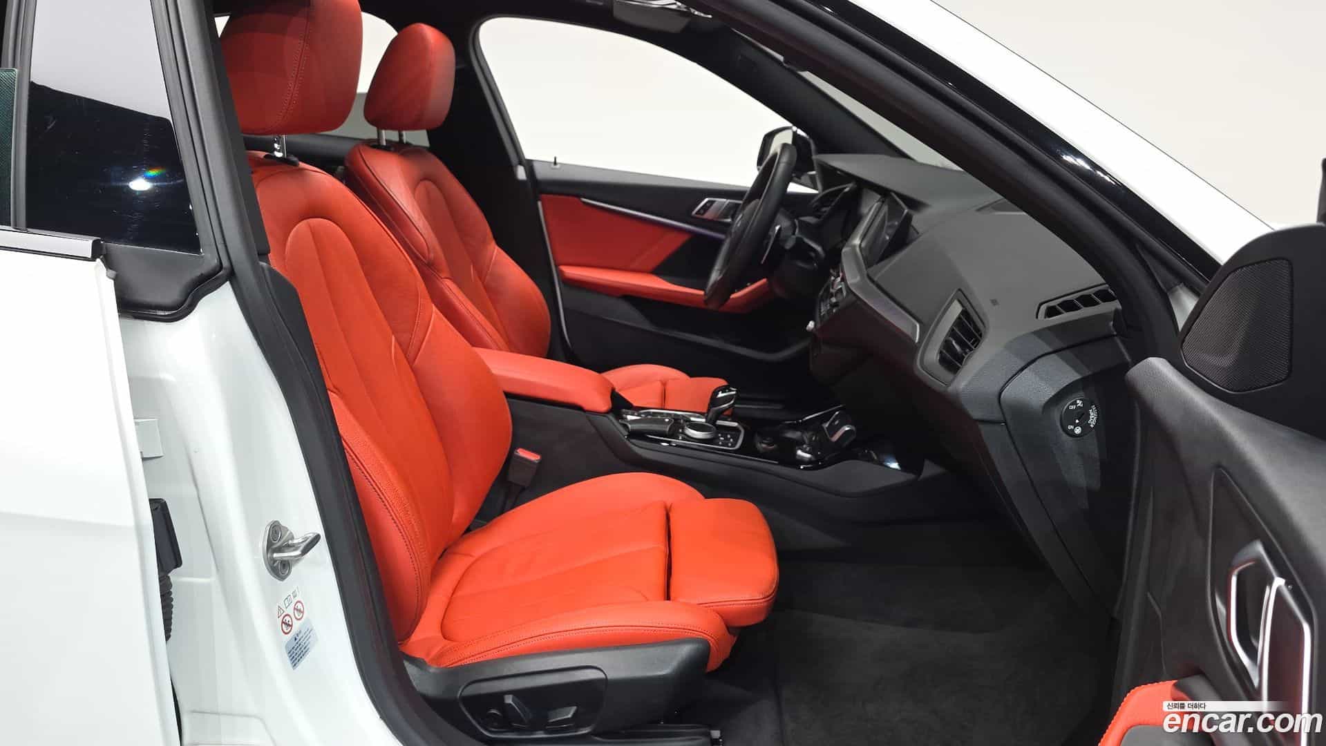 2-Series BMW 2021.5-INNER-010