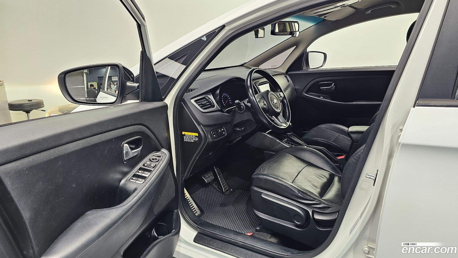 Main__Slider__Photo:Carens Kia 2014.6-9