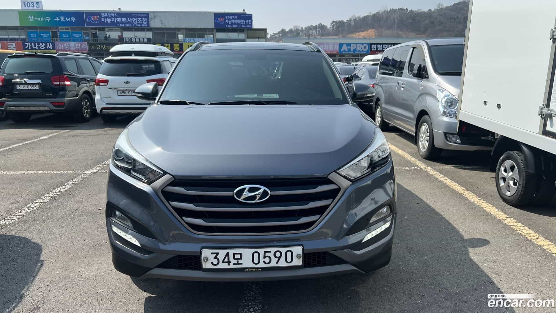 Tucson Hyundai 2016.2-OUTER-001