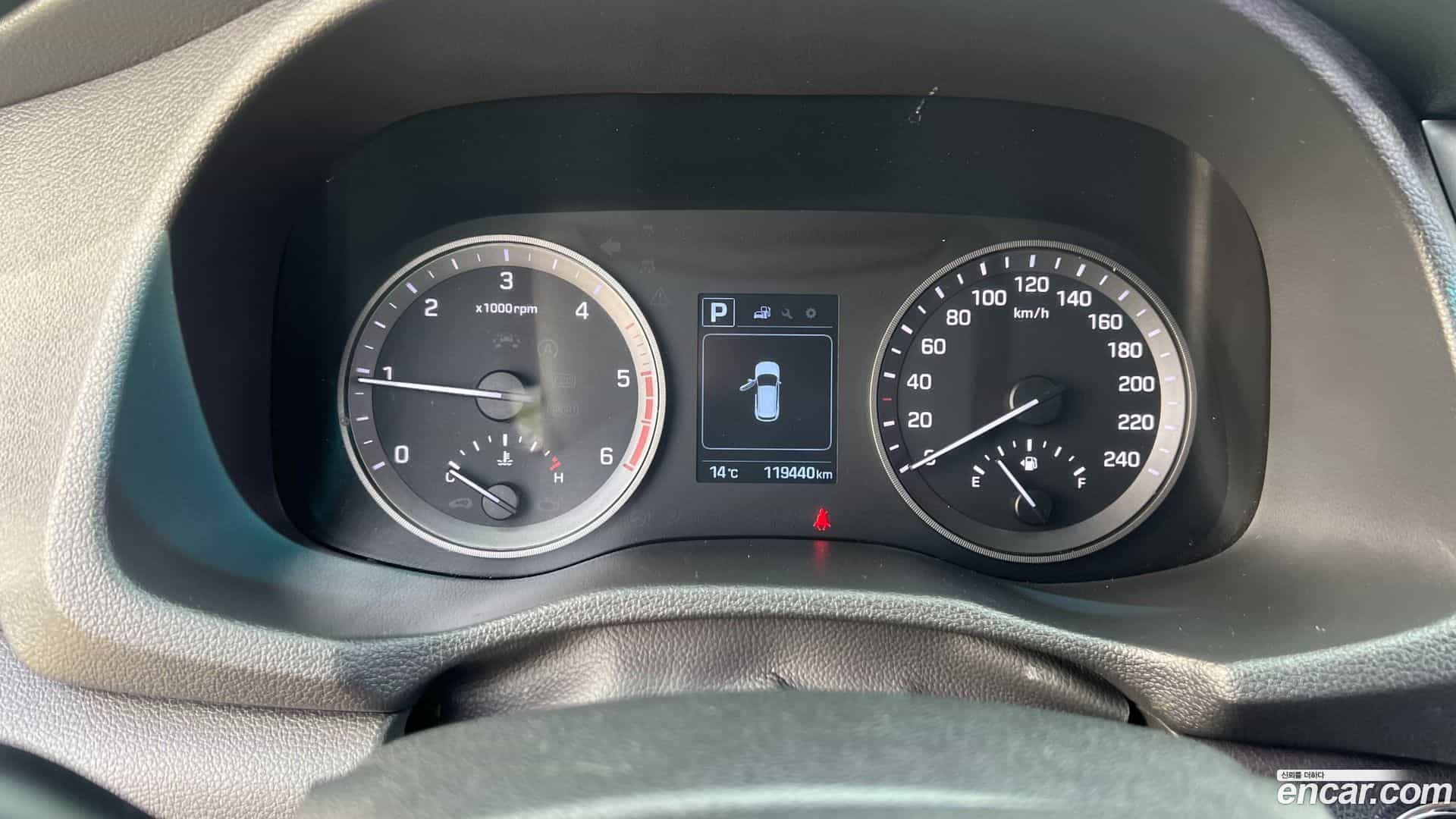 Tucson Hyundai 2016.2-INNER-009