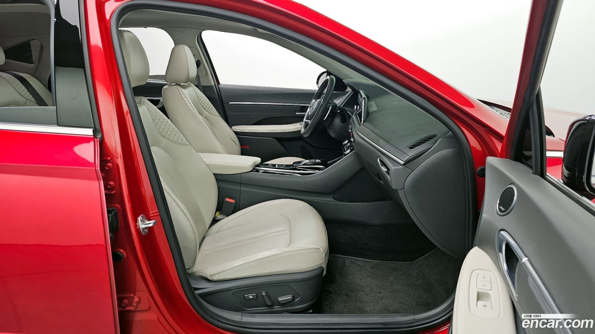 Main__Slider__Photo:Sonata Hyundai 2019.6-10