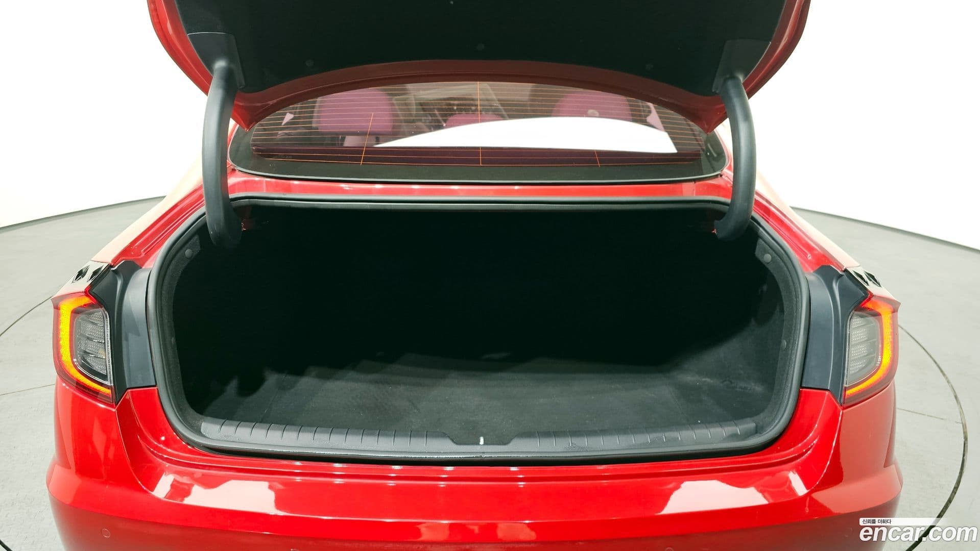 Main__Slider__Photo:Sonata Hyundai 2019.6-19