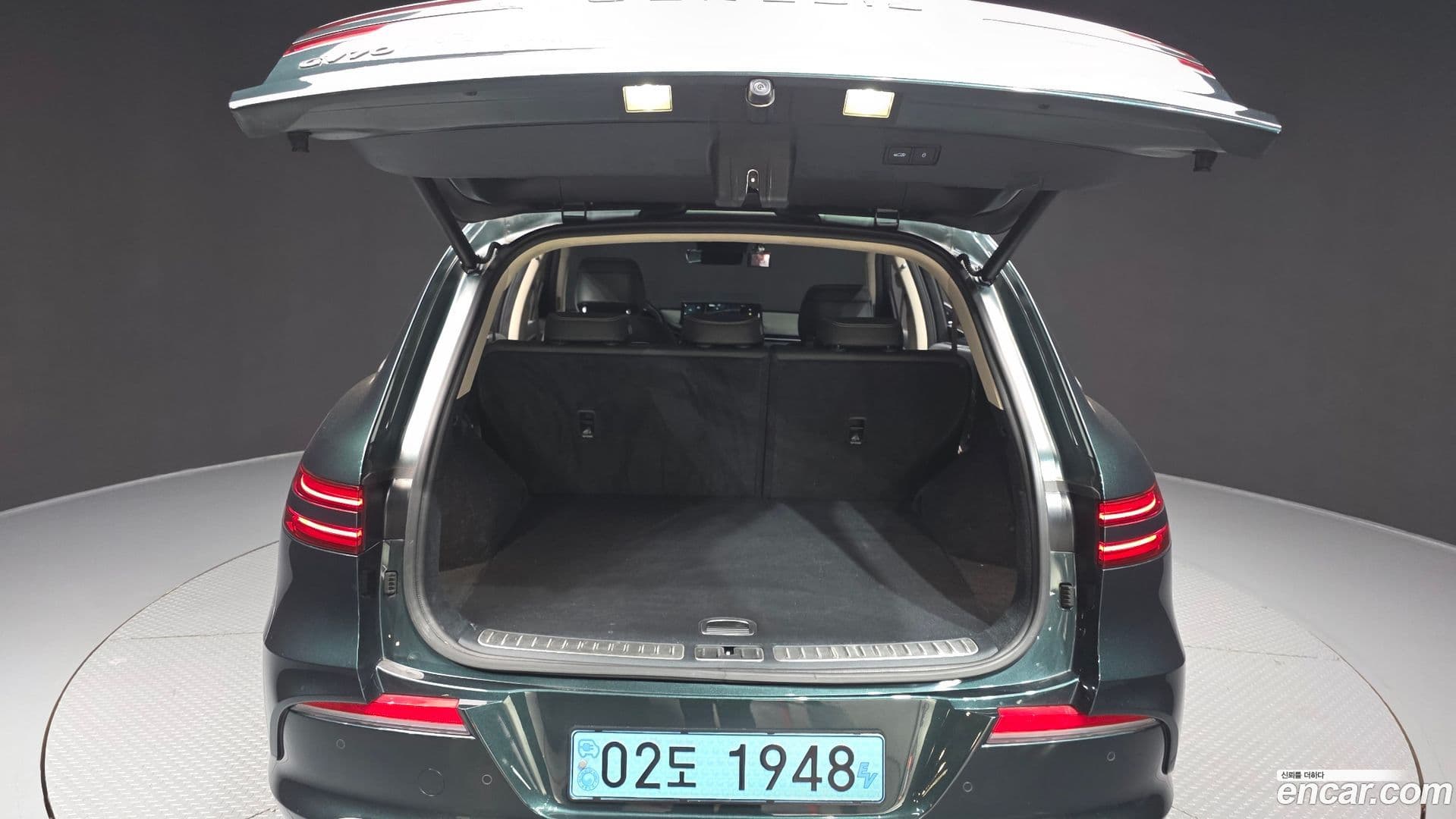 Main__Slider__Photo:GV70 Genesis 2022.10-19