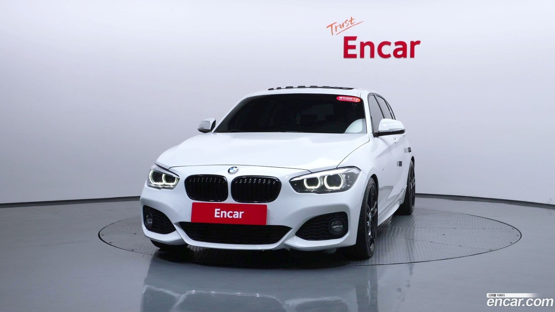 Main__Slider__Photo:1-Series BMW 2017.10-2