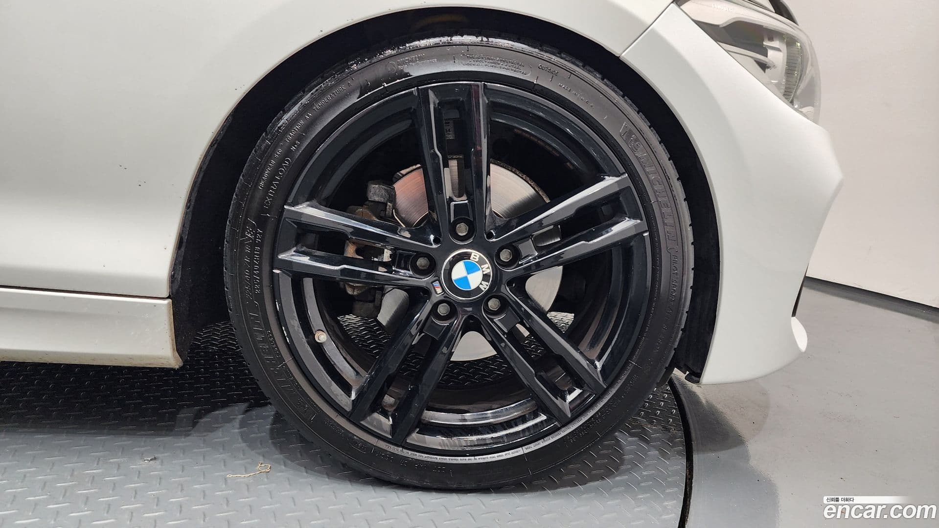 Main__Slider__Photo:1-Series BMW 2017.10-4