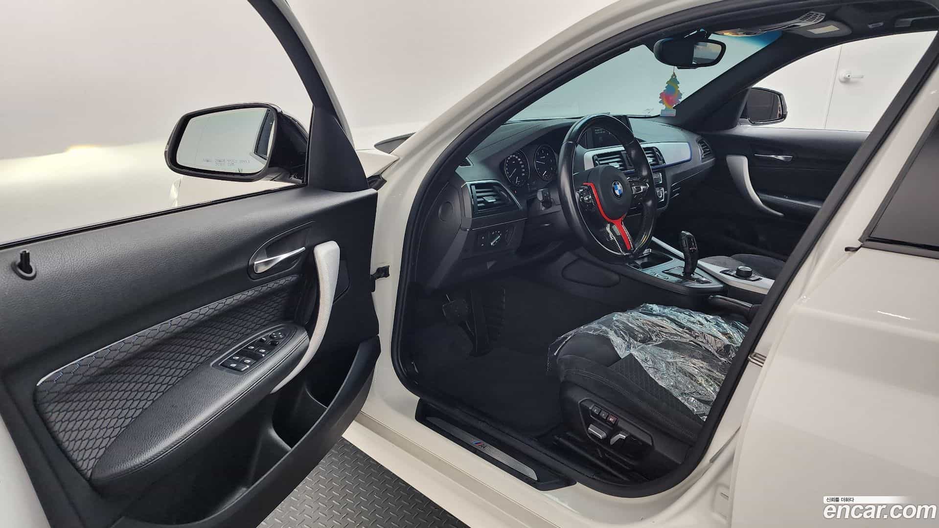 1-Series BMW 2017.10-INNER-010