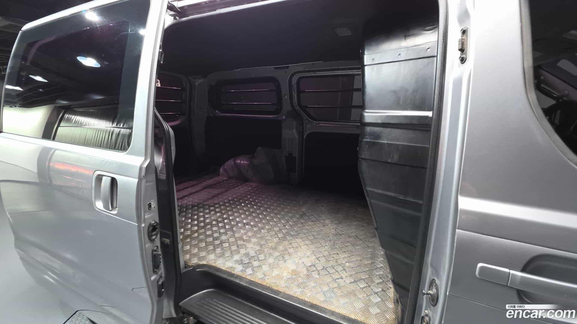 Starex Hyundai 2018.6-OPTION-016