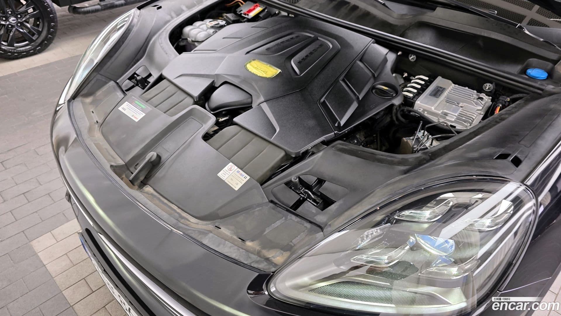 Main__Slider__Photo:Cayenne Porsche 2021.1-5