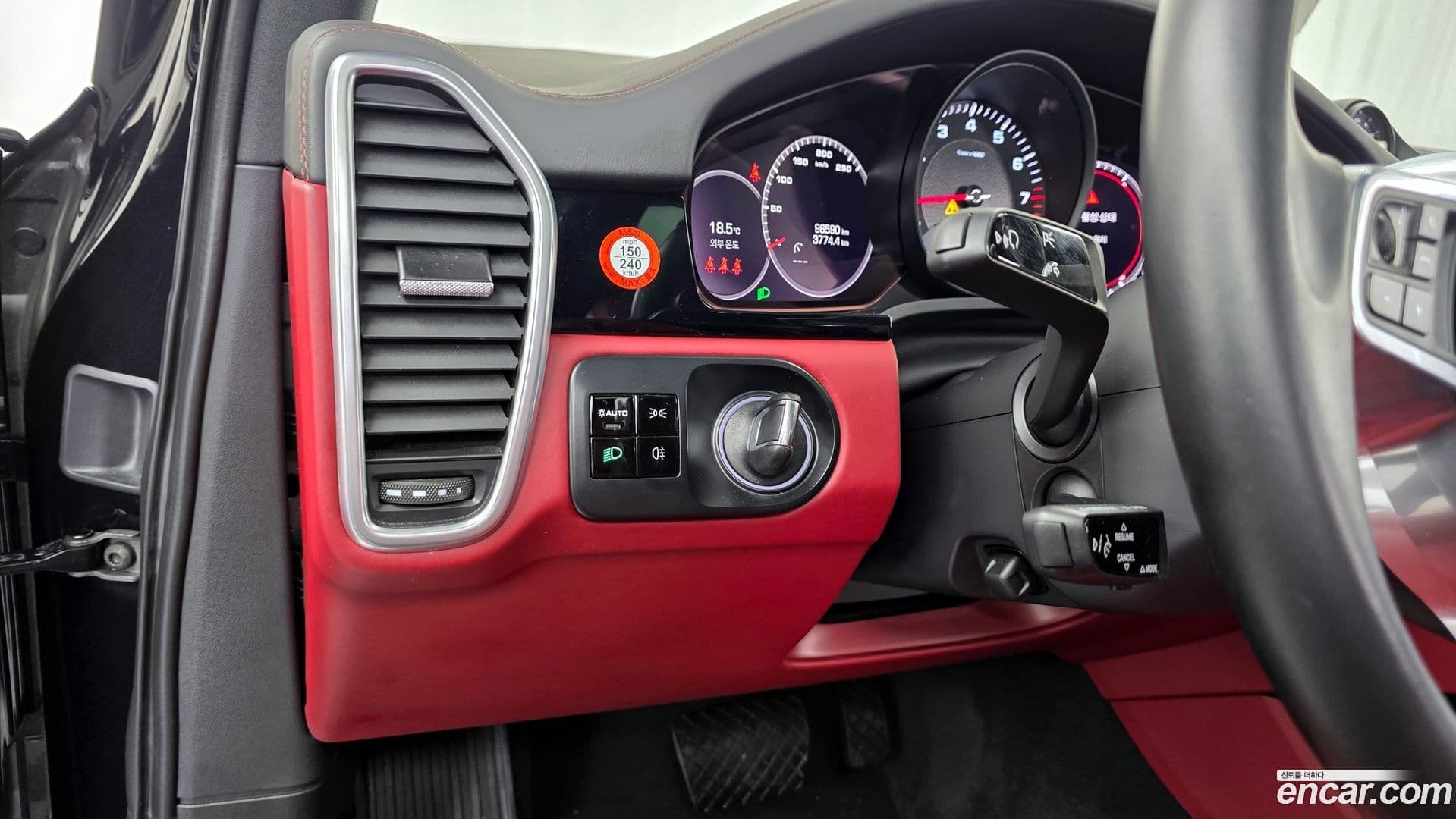 Main__Slider__Photo:Cayenne Porsche 2021.1-15