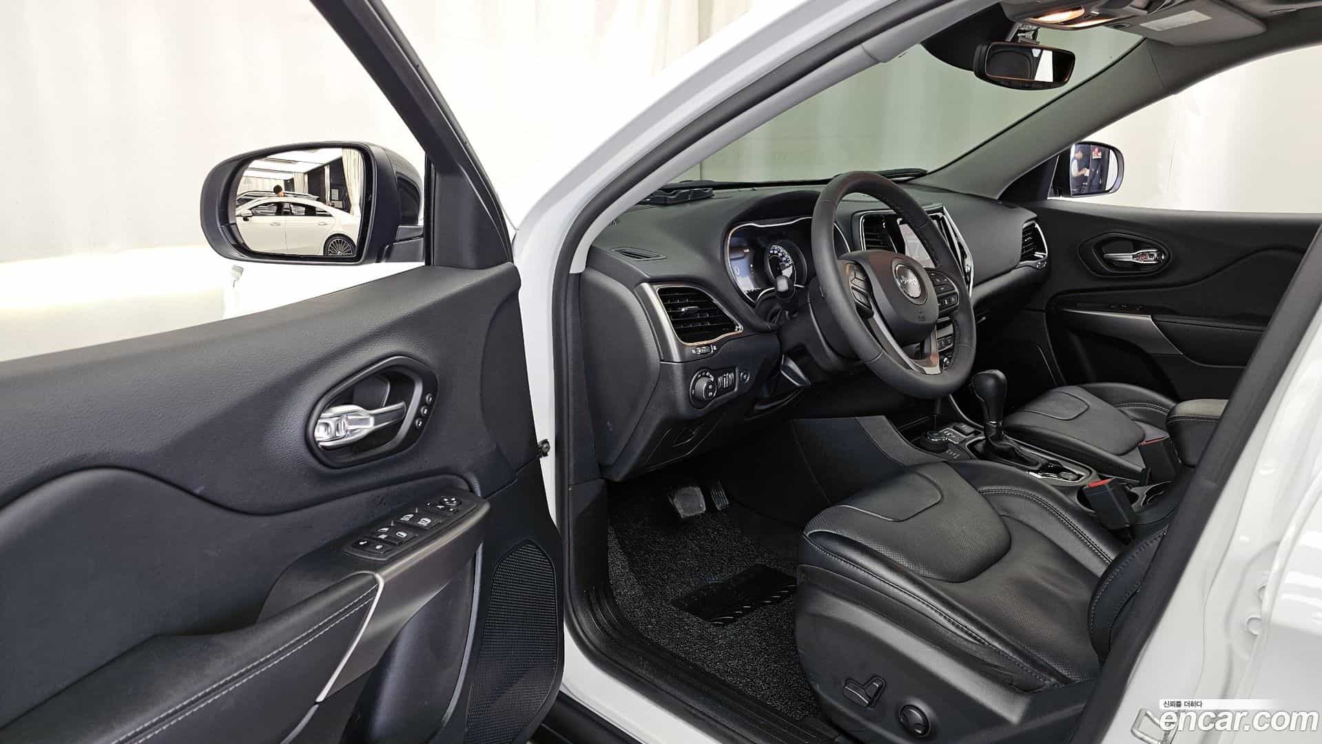 Cherokee Jeep 2022.11-INNER-010