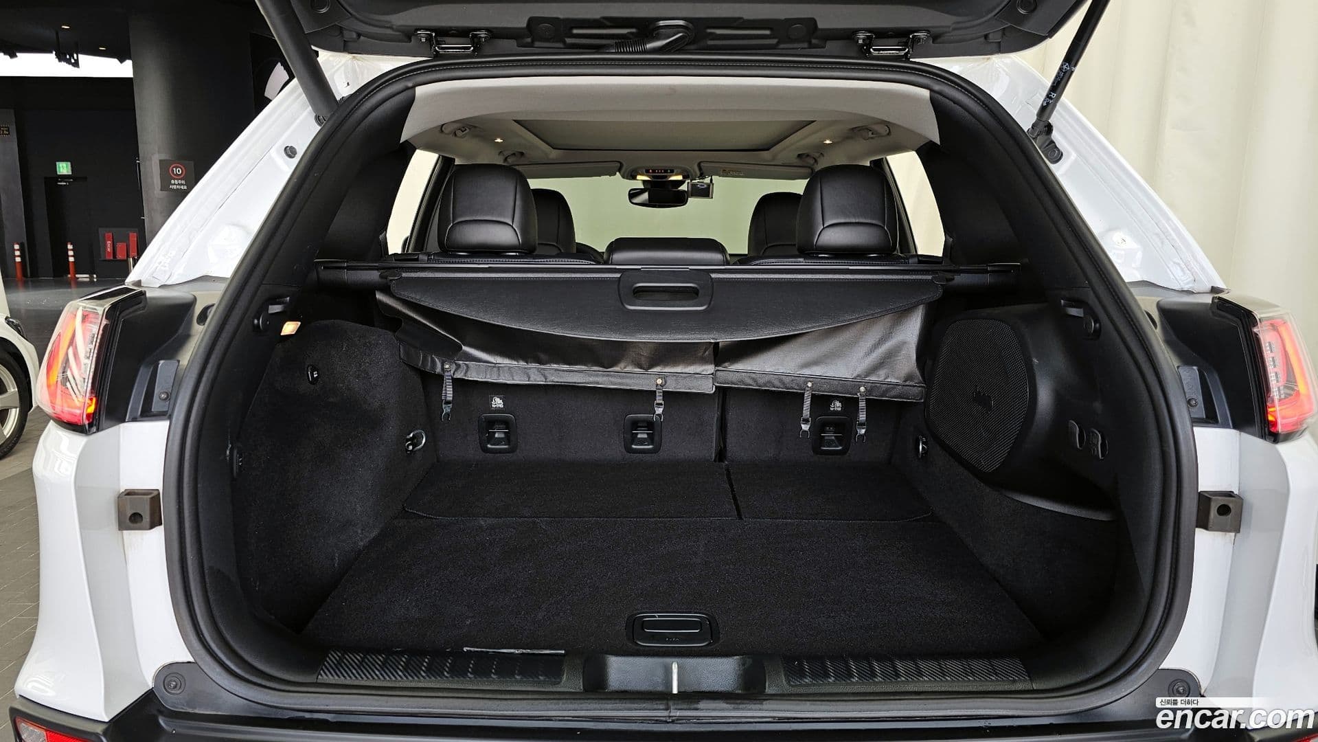 Main__Slider__Photo:Cherokee Jeep 2022.11-20