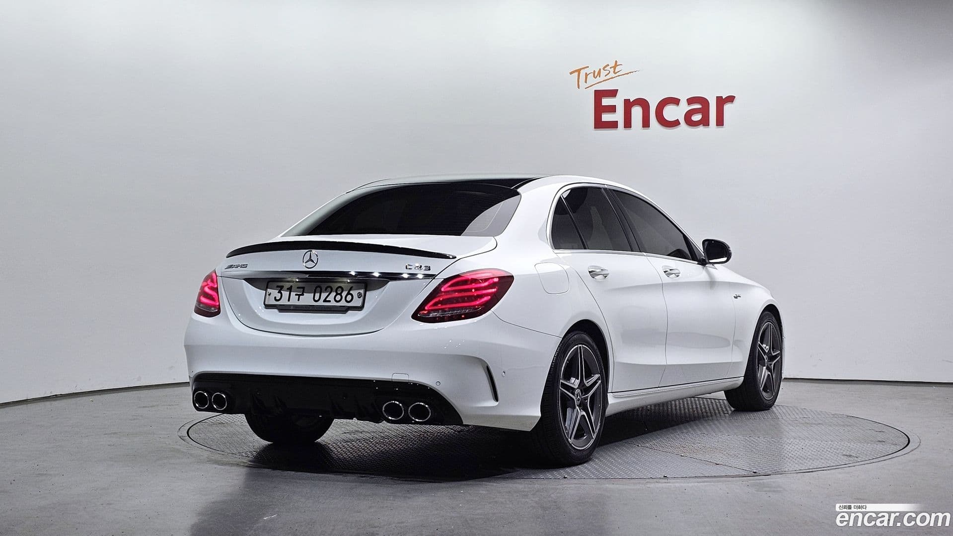 Main__Slider__Photo:C-Class Mercedes-Benz 2016.8-1