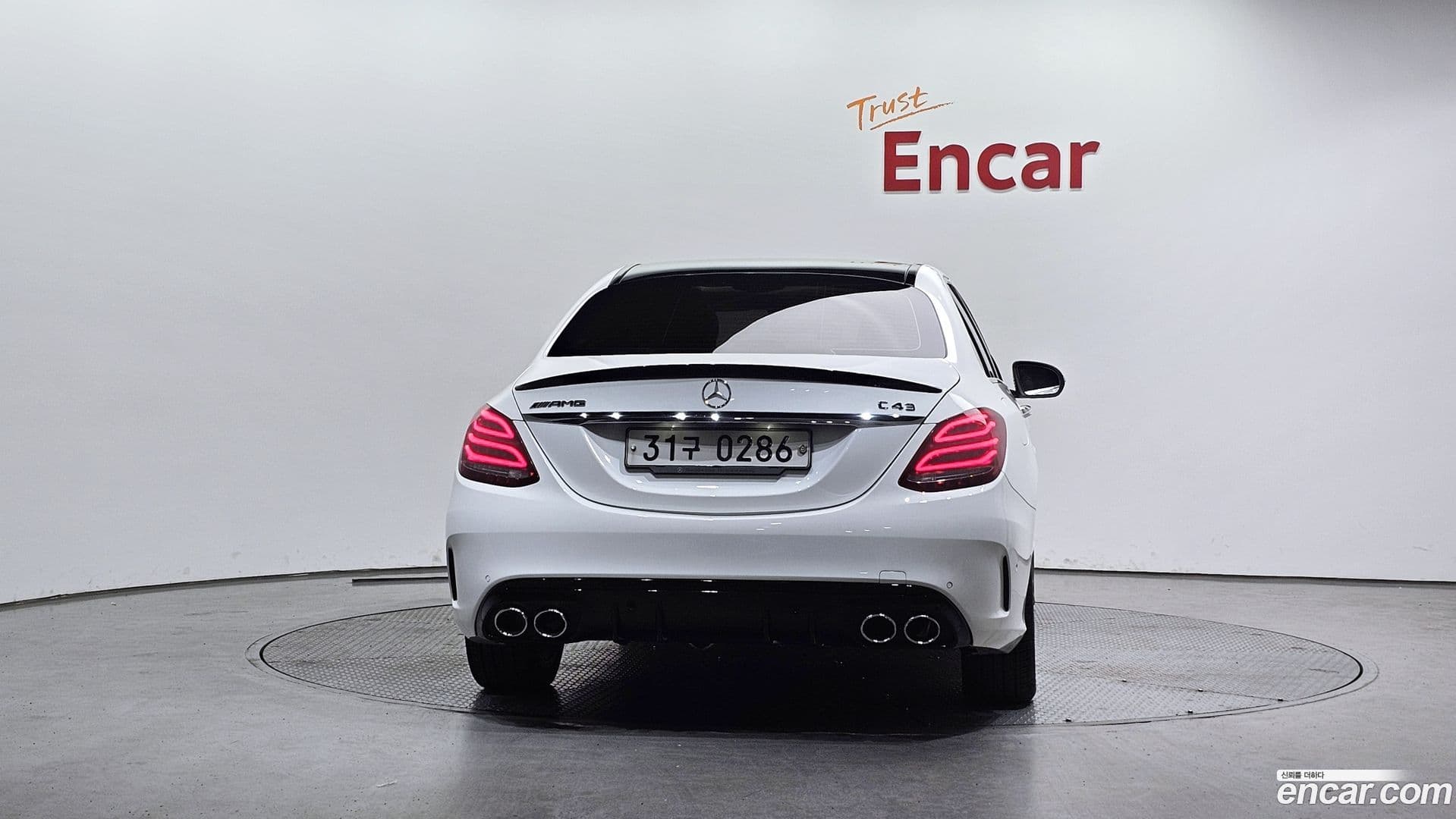 Main__Slider__Photo:C-Class Mercedes-Benz 2016.8-3
