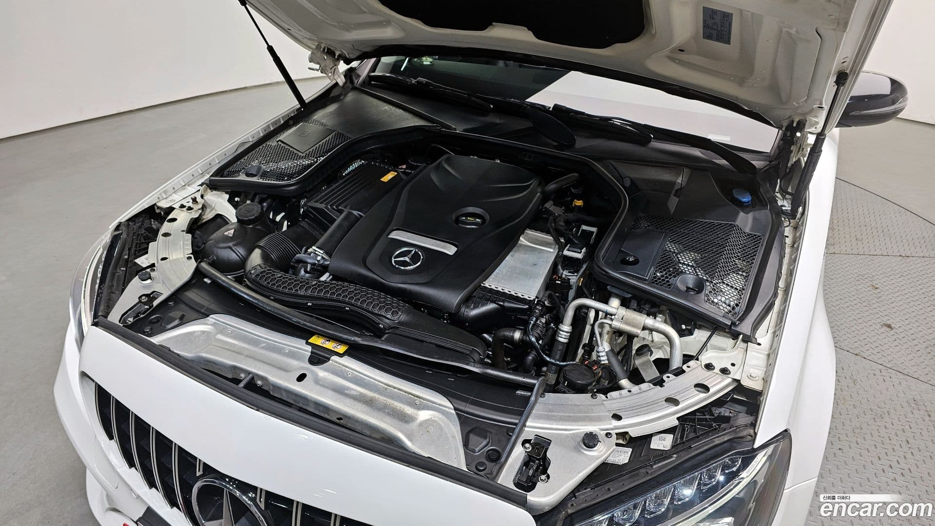 Main__Slider__Photo:C-Class Mercedes-Benz 2016.8-5