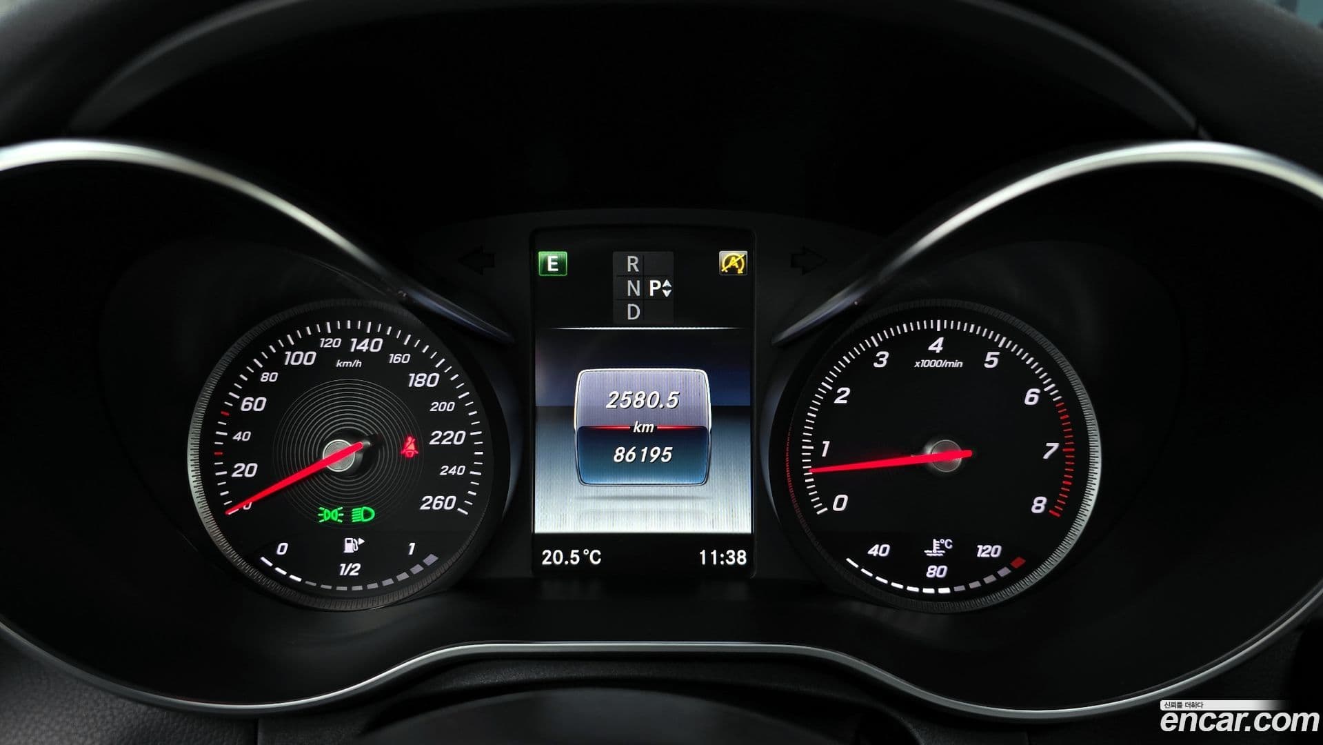 Main__Slider__Photo:C-Class Mercedes-Benz 2016.8-7