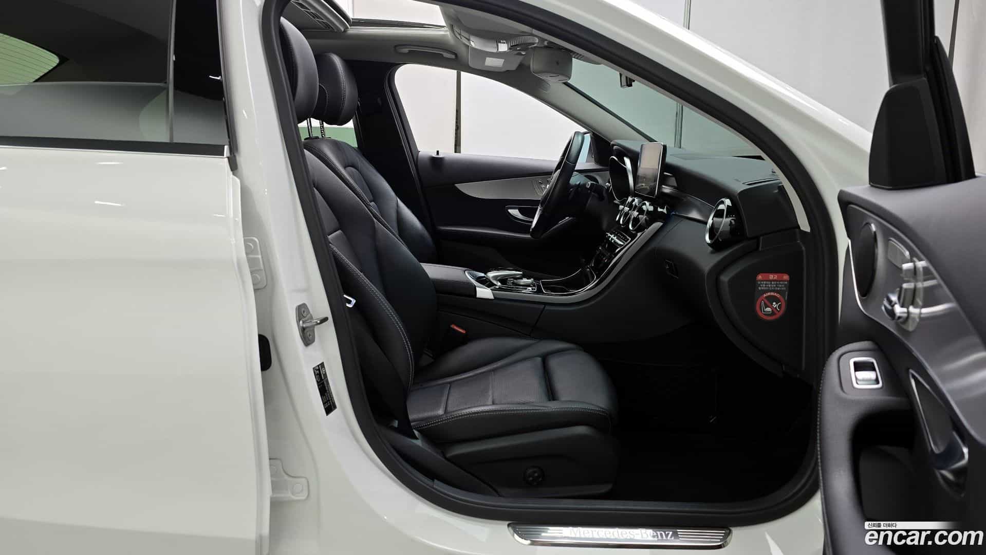 C-Class Mercedes-Benz 2016.8-INNER-010