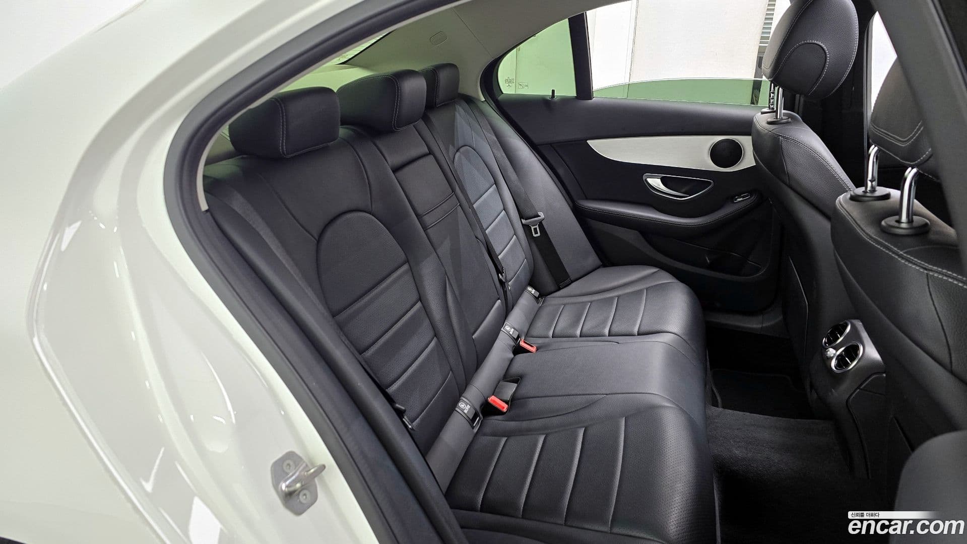 Main__Slider__Photo:C-Class Mercedes-Benz 2016.8-11