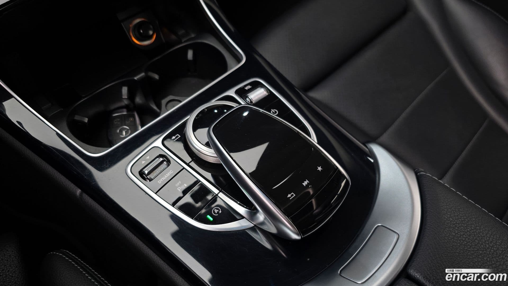 Main__Slider__Photo:C-Class Mercedes-Benz 2016.8-16