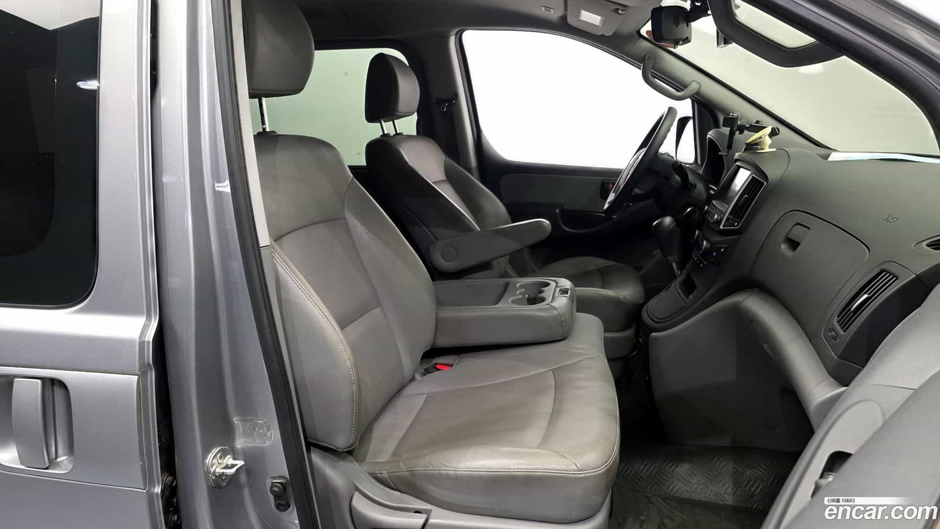 Starex Hyundai 2020.3-OPTION-015