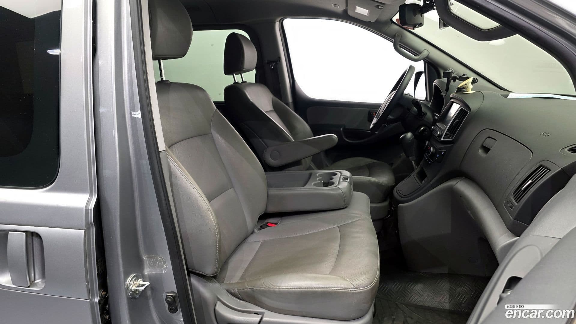 Main__Slider__Photo:Starex Hyundai 2020.3-10