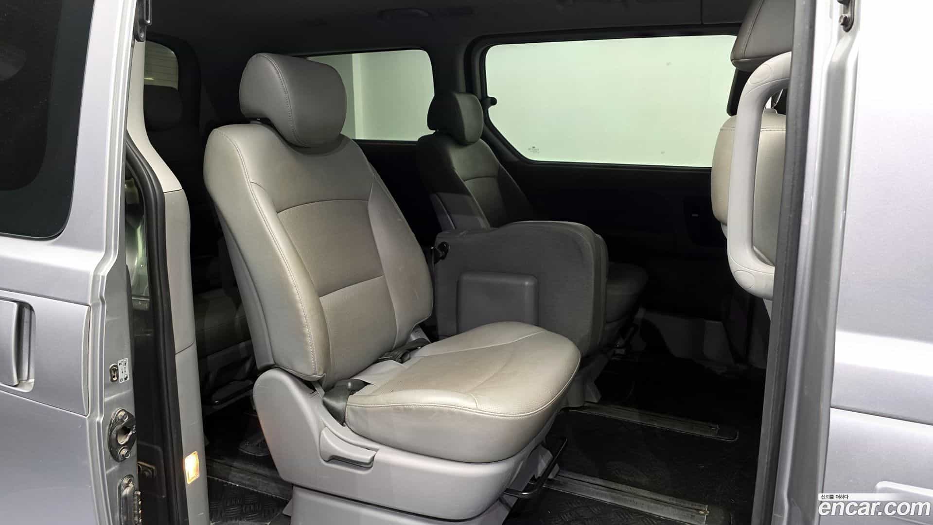 Starex Hyundai 2020.3-OPTION-016