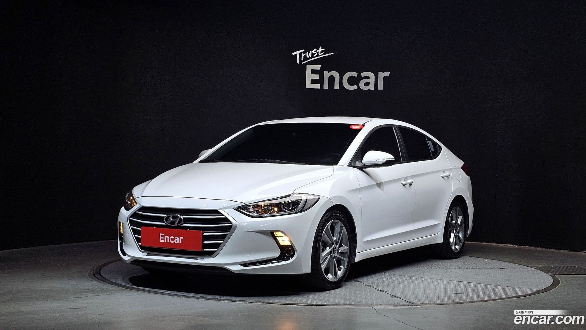 Main__Slider__Photo:AVANTE Hyundai 2017.1-0