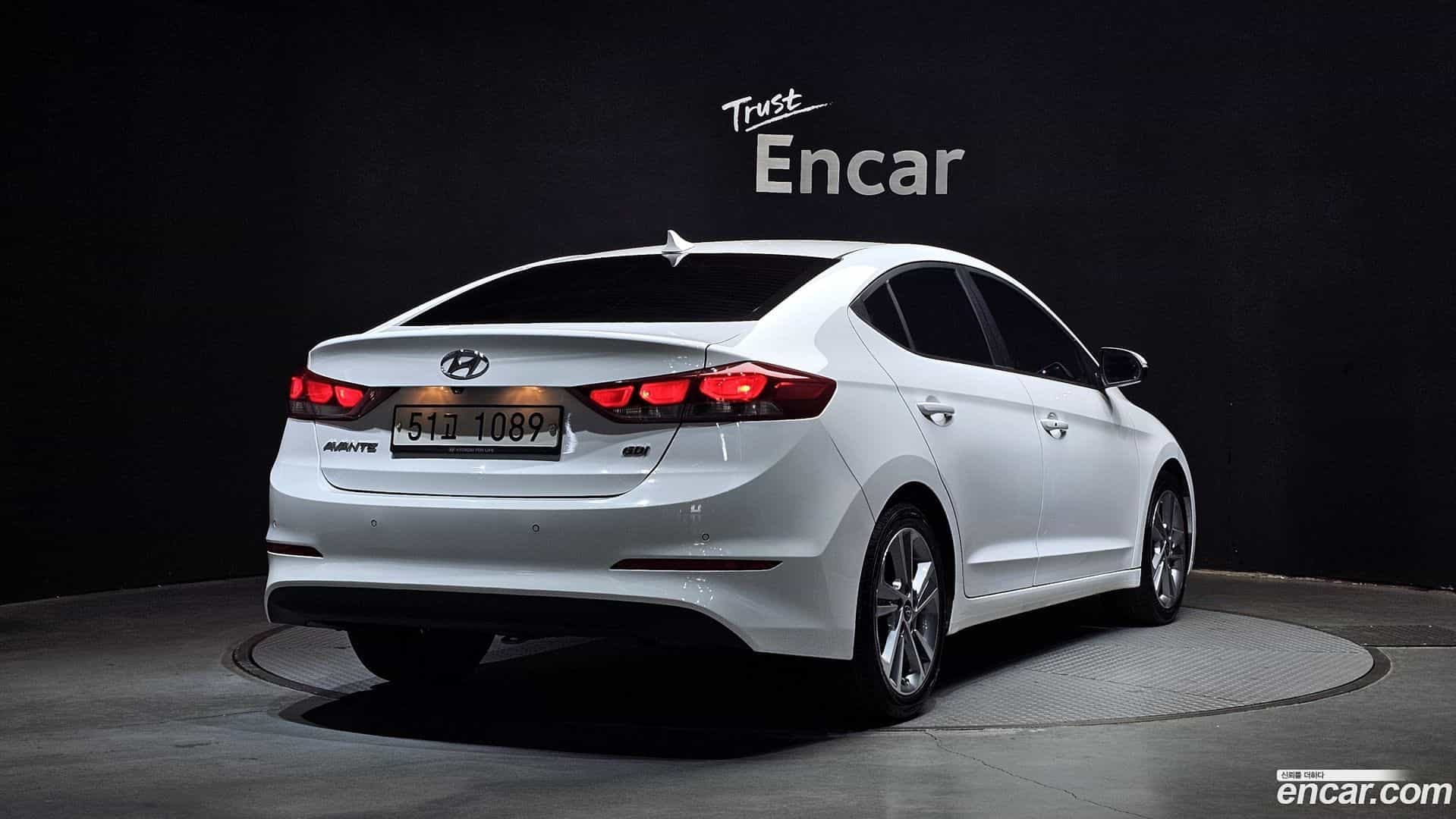 AVANTE Hyundai 2017.1-OUTER-002