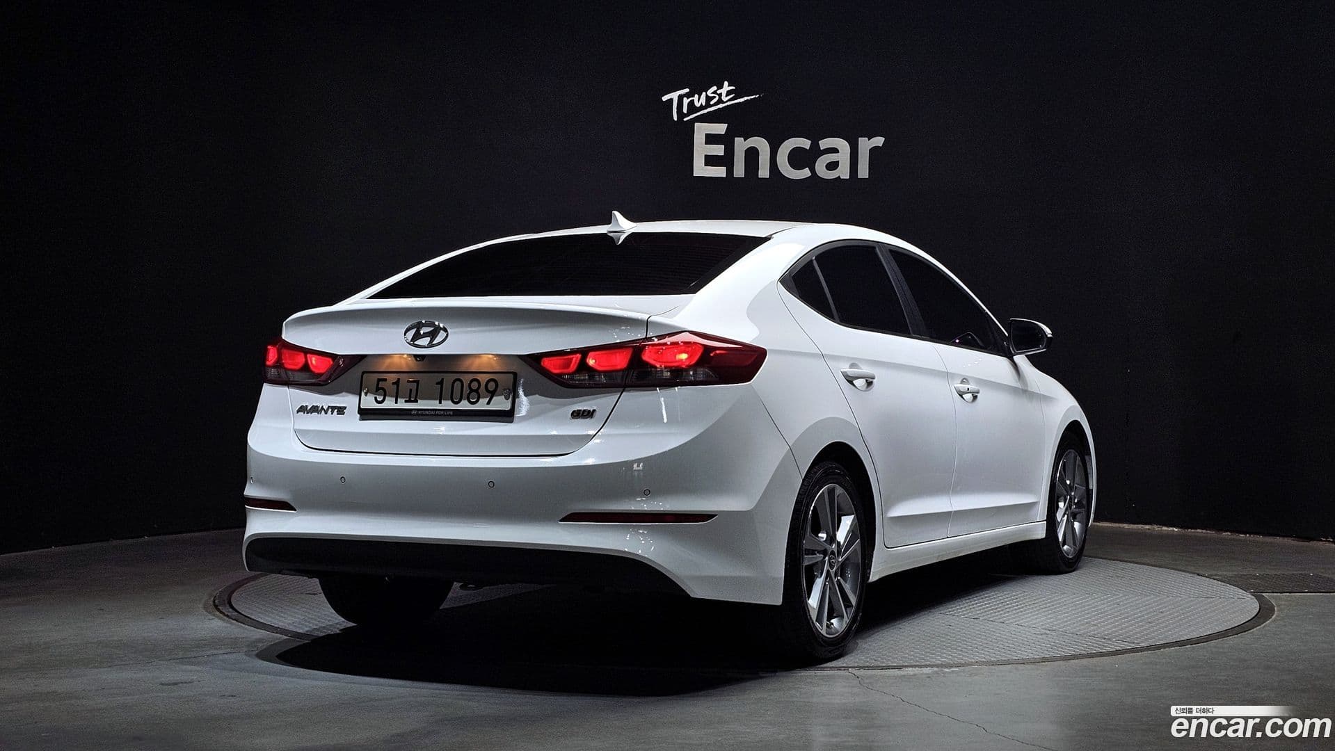 Main__Slider__Photo:AVANTE Hyundai 2017.1-1