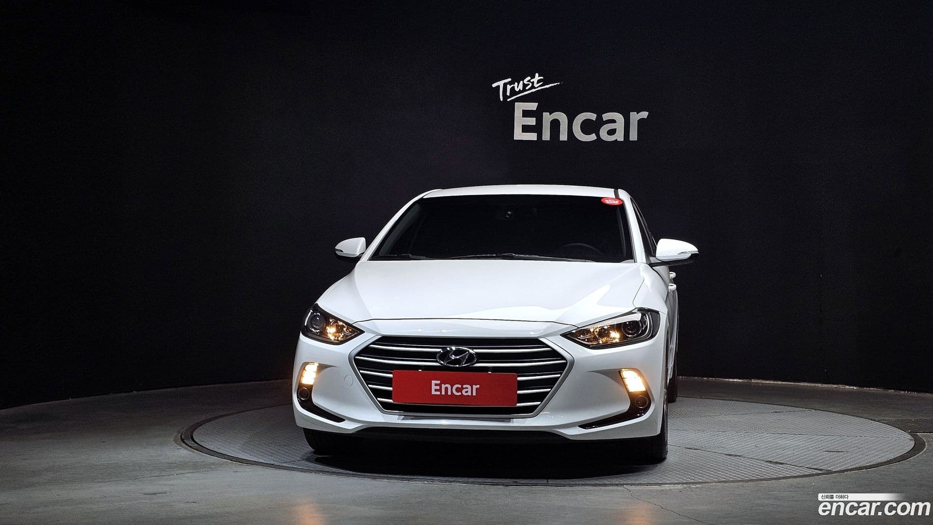 Main__Slider__Photo:AVANTE Hyundai 2017.1-2