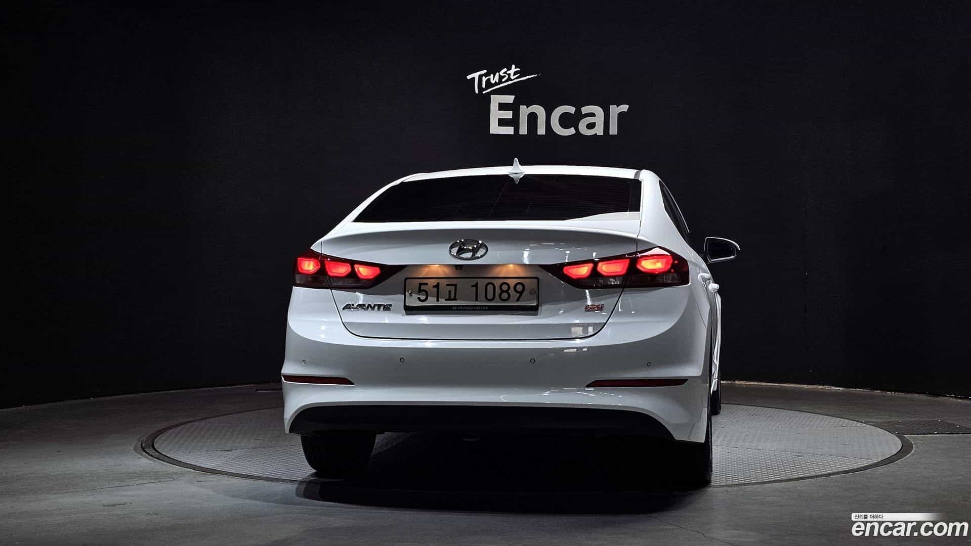 AVANTE Hyundai 2017.1-OUTER-004