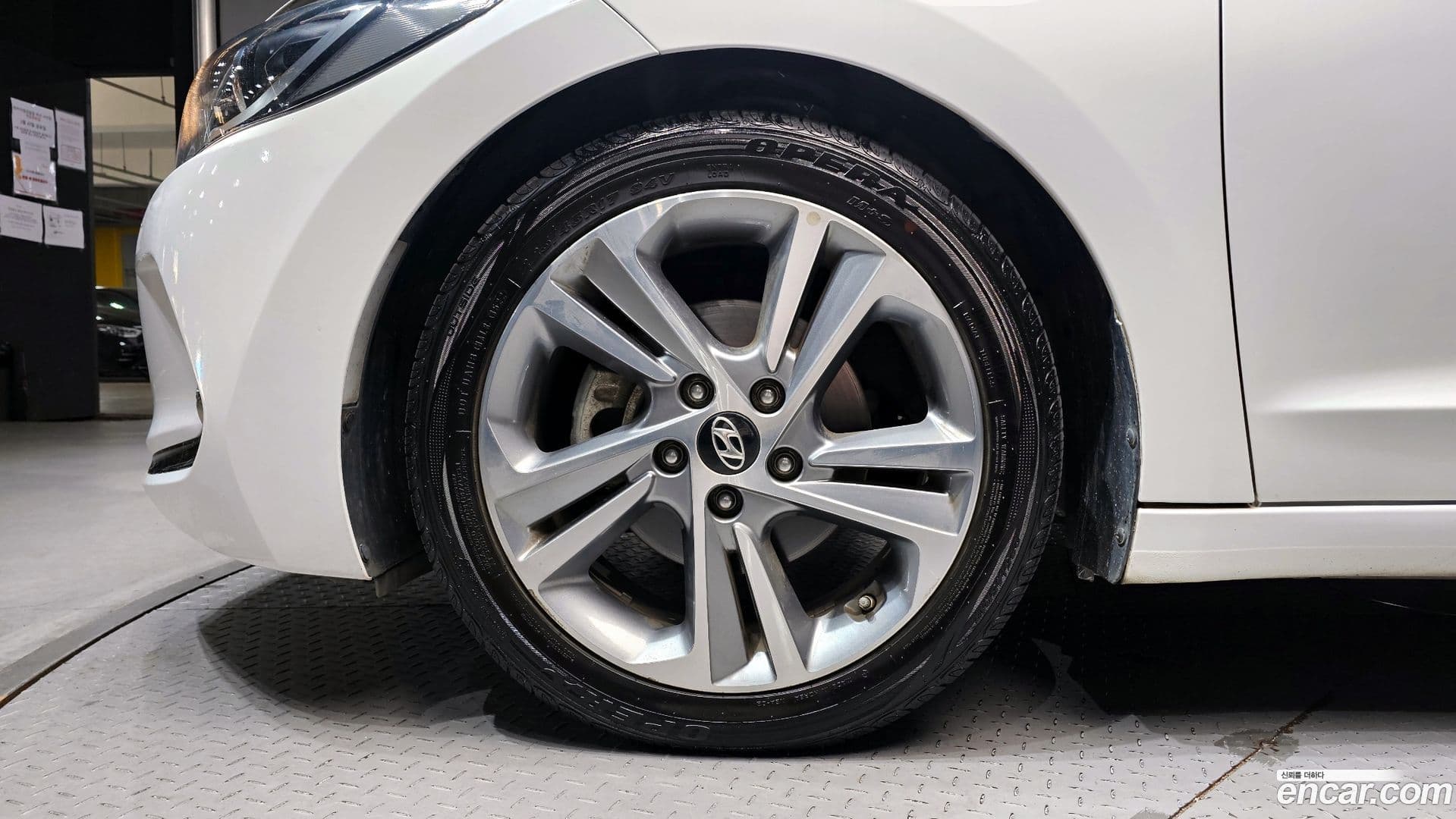 Main__Slider__Photo:AVANTE Hyundai 2017.1-4