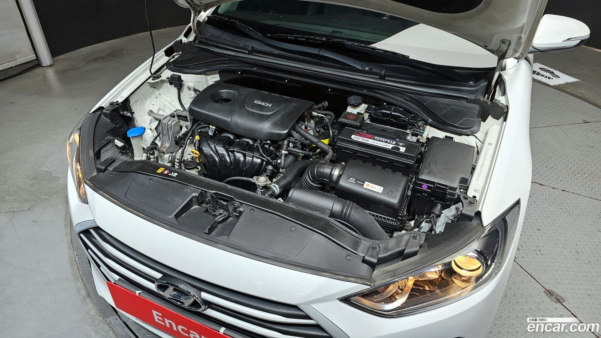 Main__Slider__Photo:AVANTE Hyundai 2017.1-5