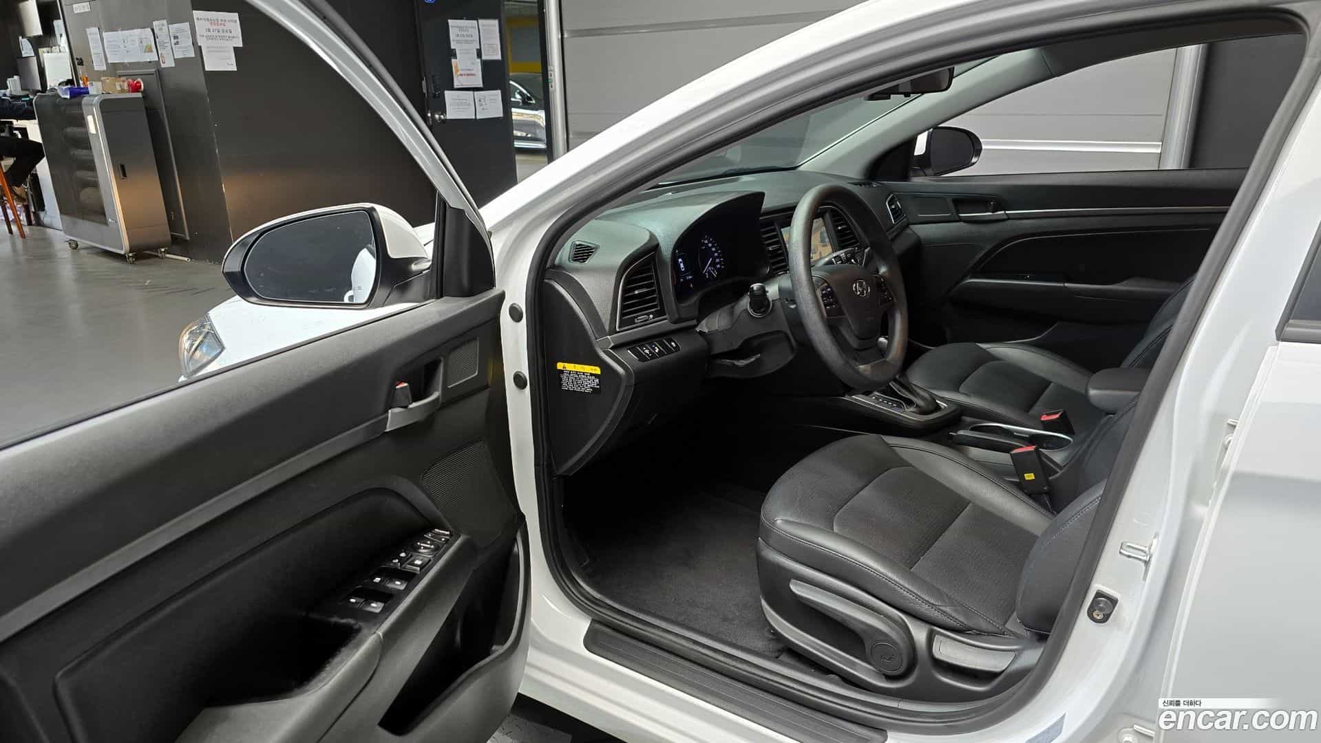 AVANTE Hyundai 2017.1-OPTION-015