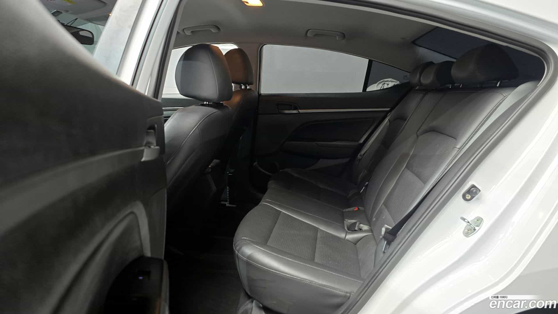 AVANTE Hyundai 2017.1-OPTION-017