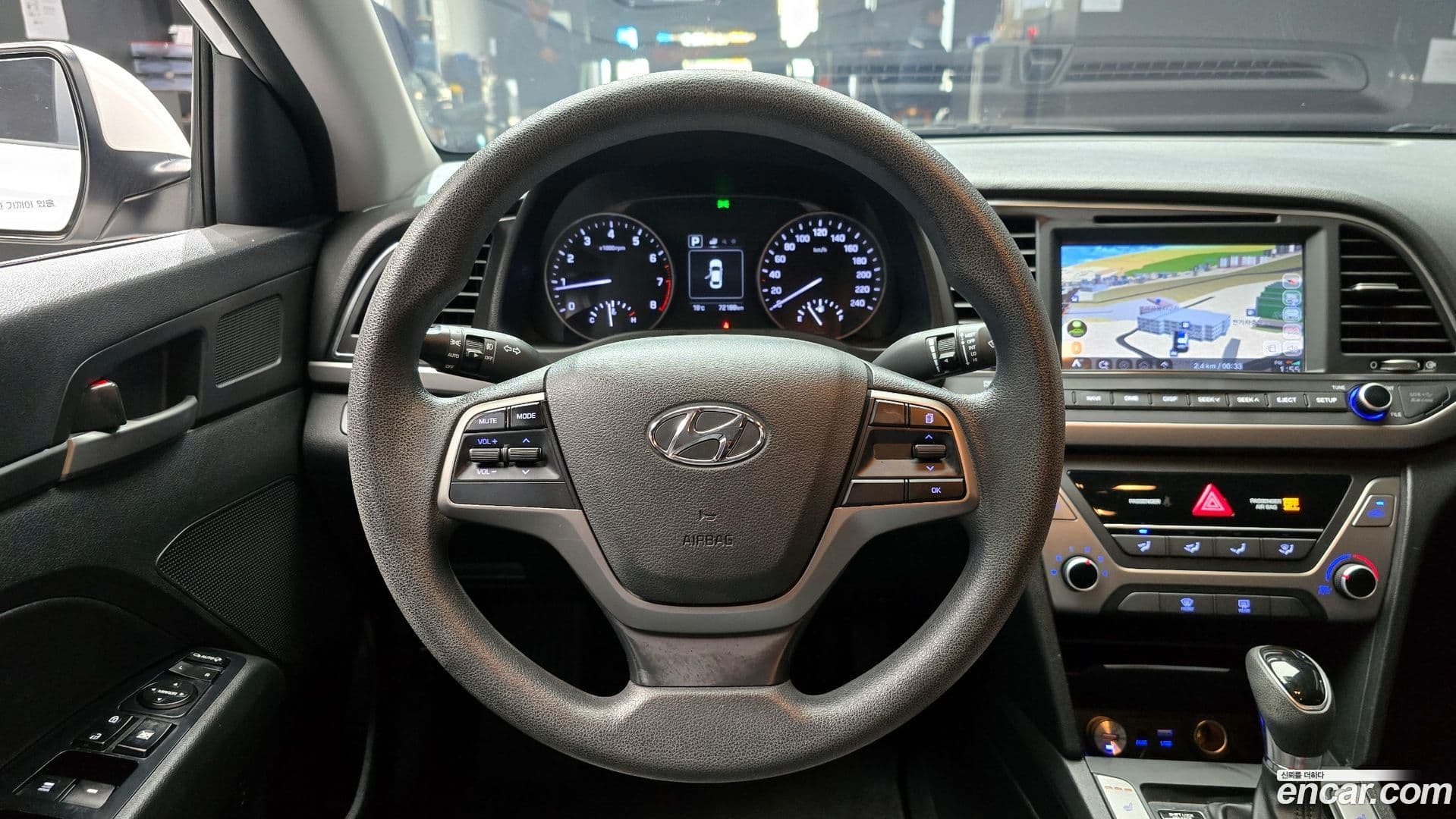 Main__Slider__Photo:AVANTE Hyundai 2017.1-13