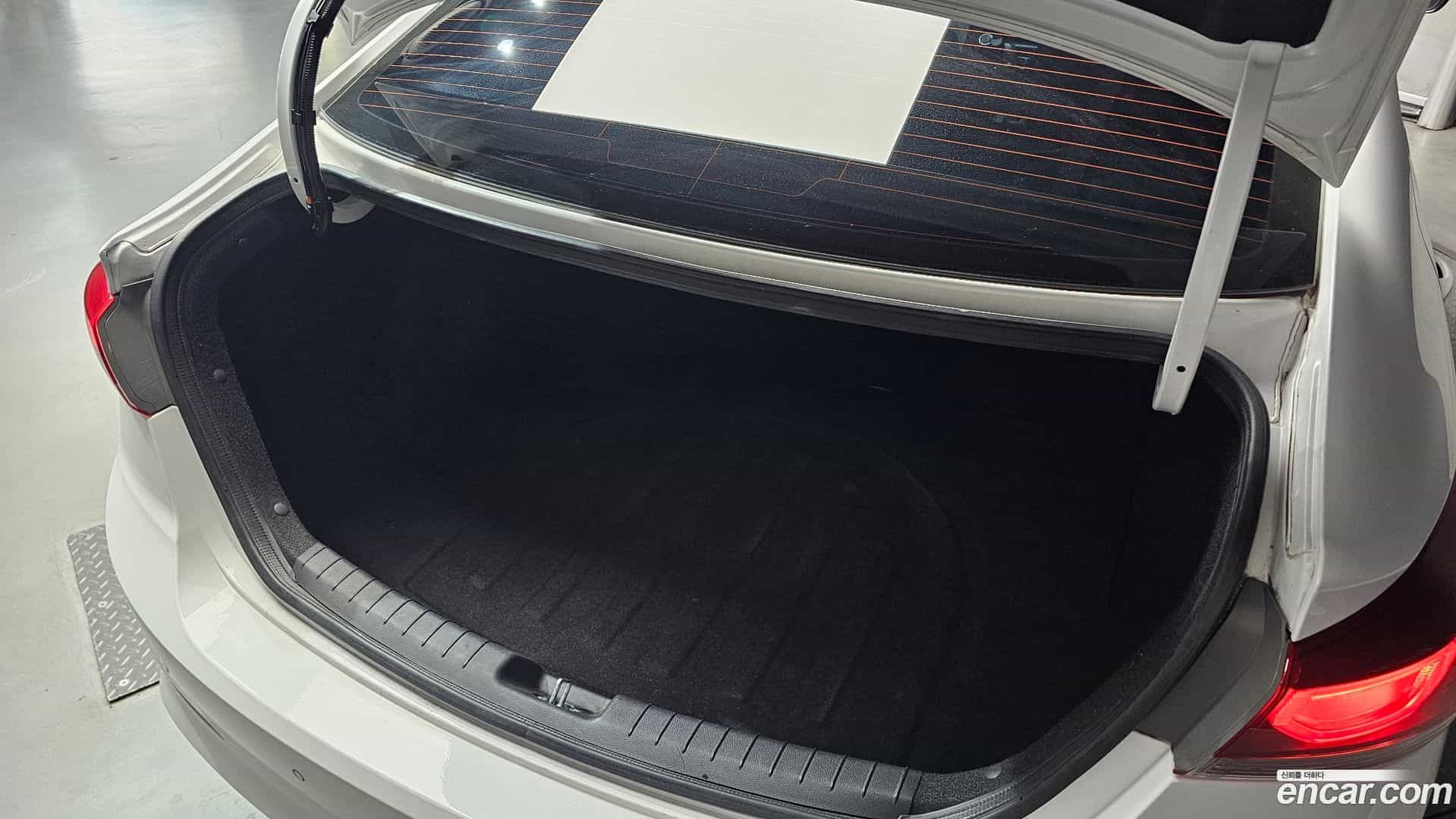 AVANTE Hyundai 2017.1-OPTION-024