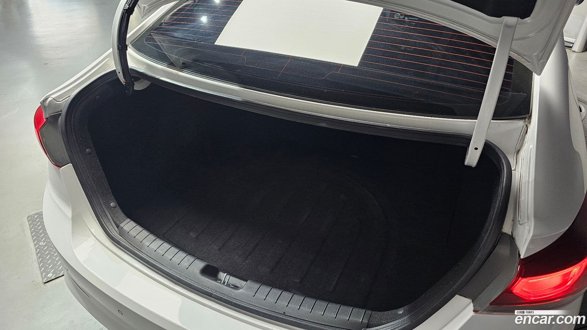 Main__Slider__Photo:AVANTE Hyundai 2017.1-19