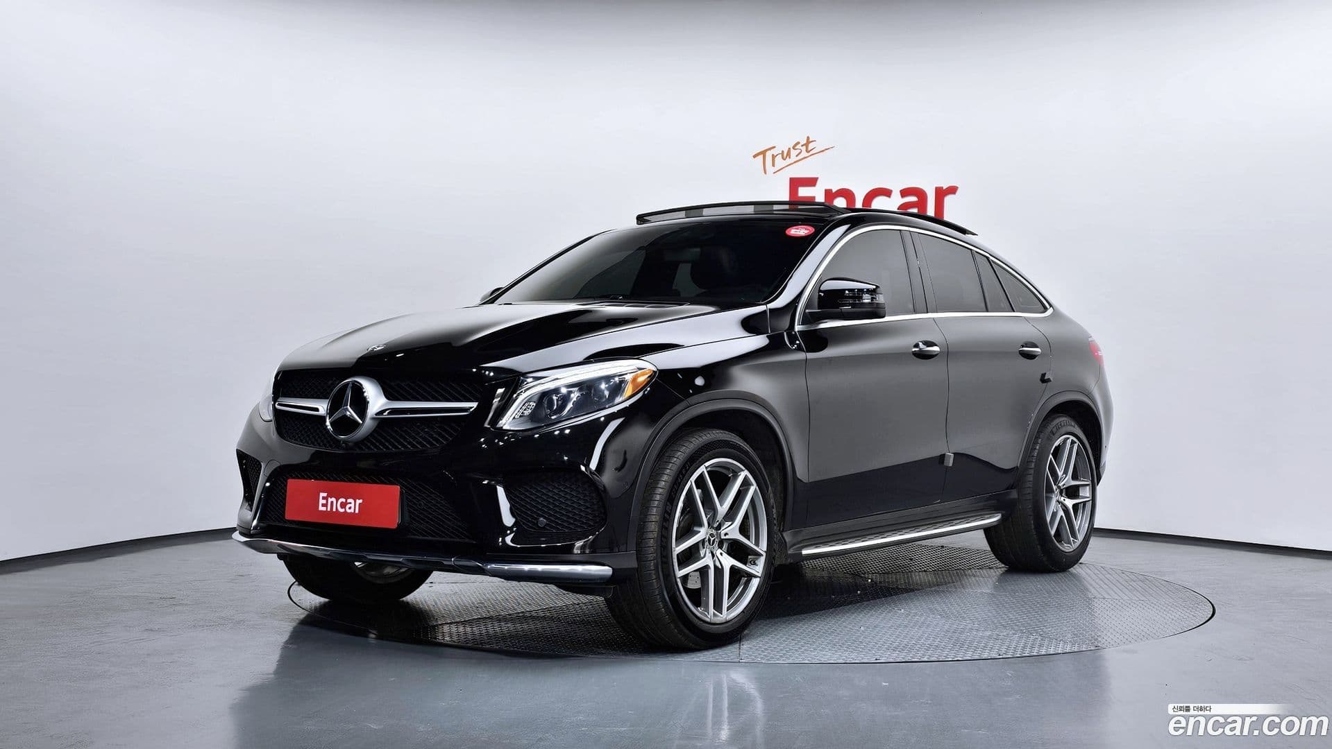 Main__Slider__Photo:GLE-Class Mercedes-Benz 2018.8-0
