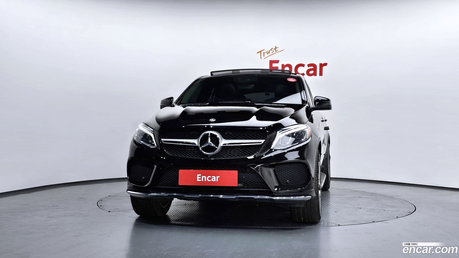 Main__Slider__Photo:GLE-Class Mercedes-Benz 2018.8-2