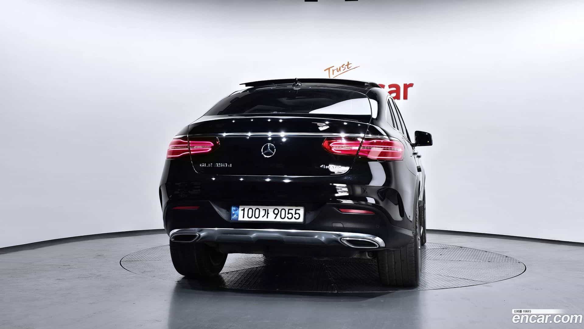 GLE-Class Mercedes-Benz 2018.8-OUTER-004