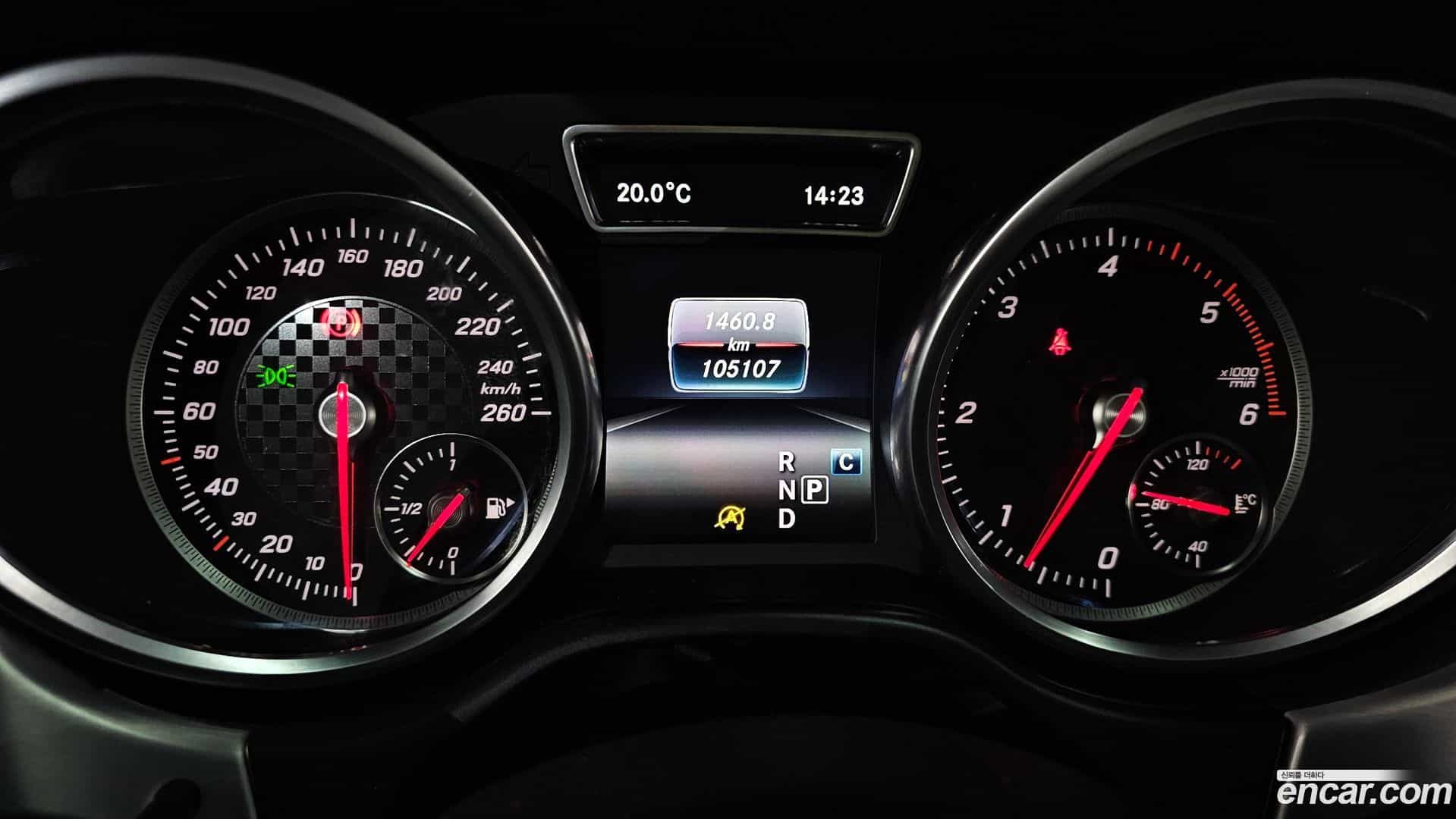 GLE-Class Mercedes-Benz 2018.8-INNER-008