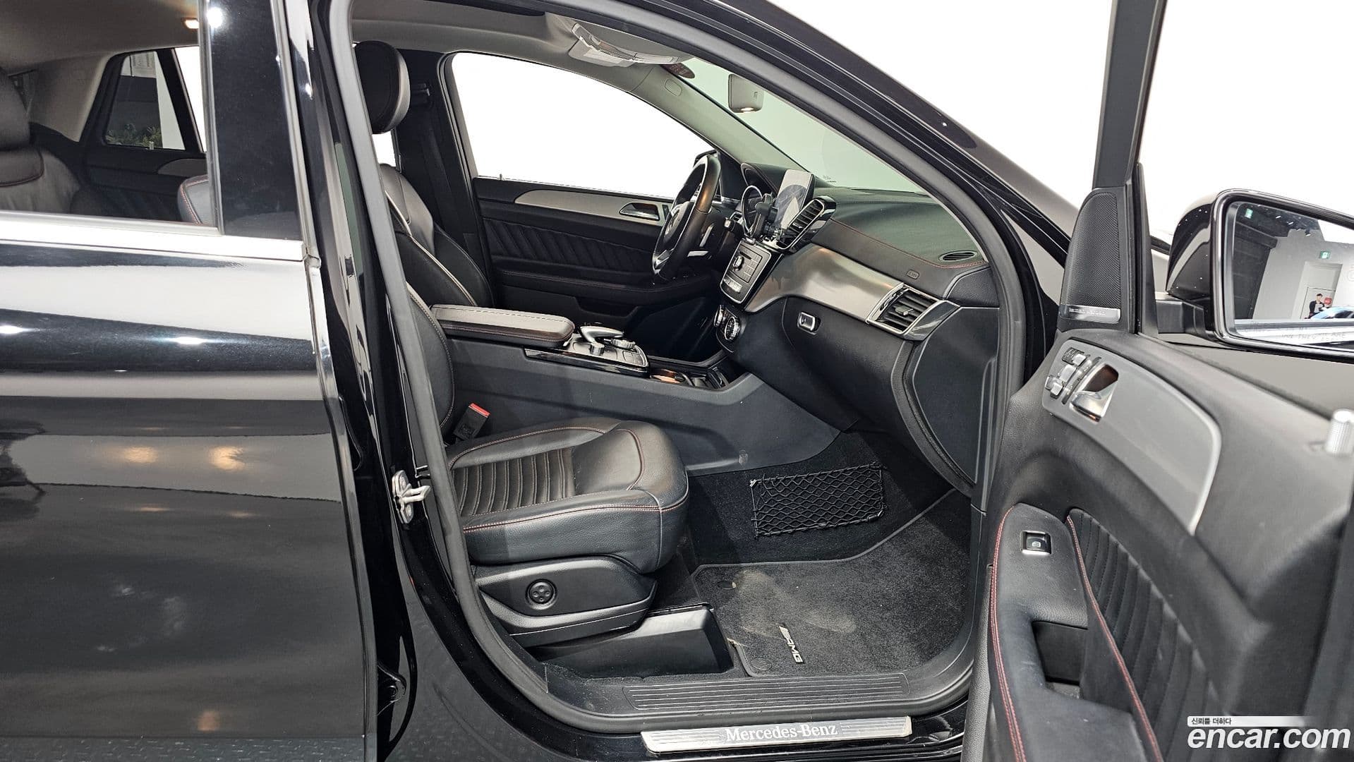 Main__Slider__Photo:GLE-Class Mercedes-Benz 2018.8-10