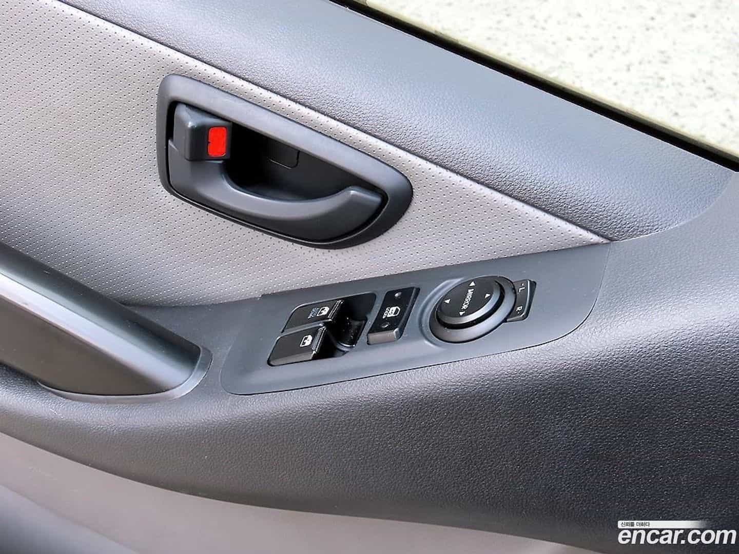 Starex Hyundai 2012.2-INNER-010