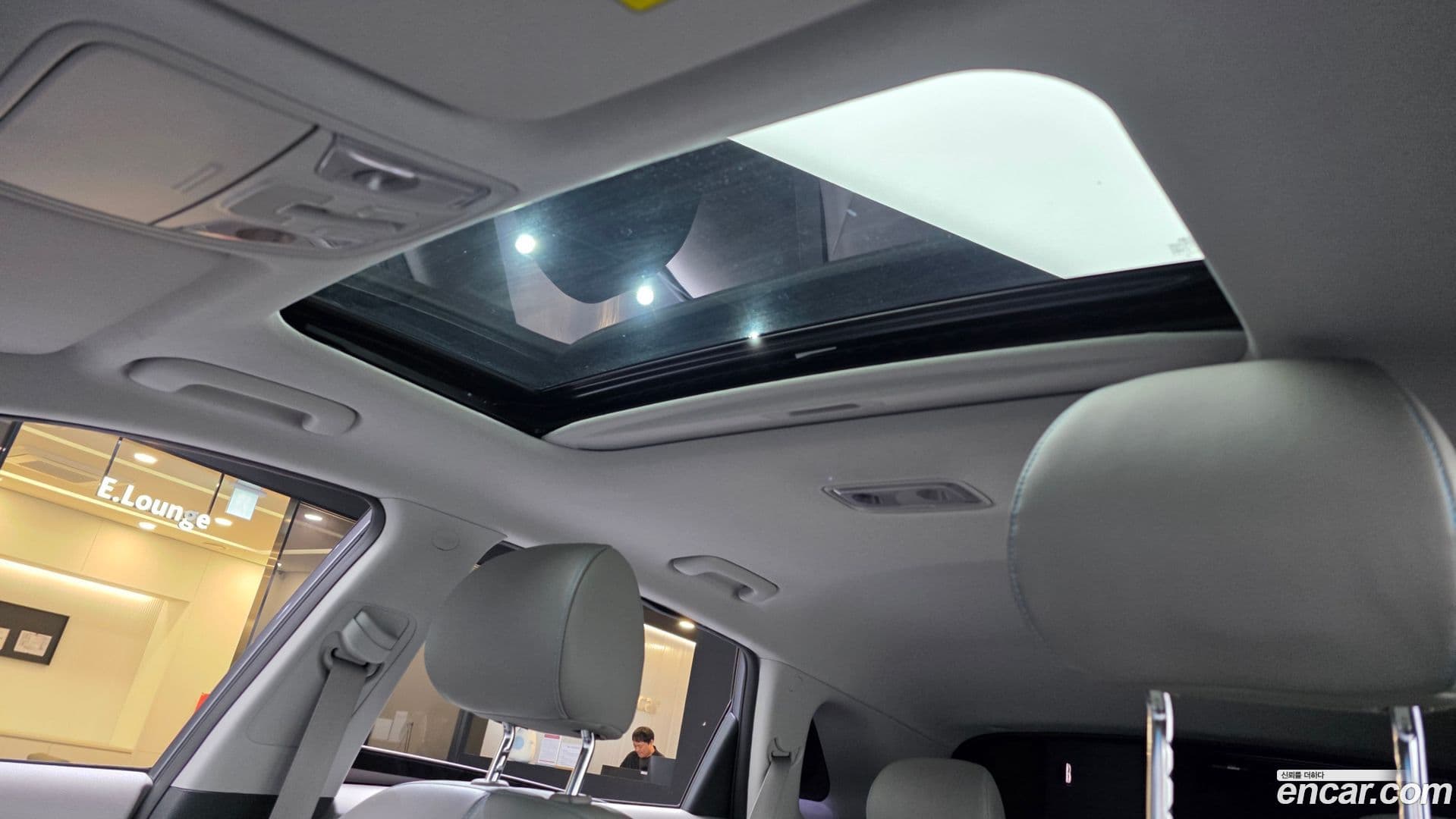 Main__Slider__Photo:Niro Kia 2017.7-17