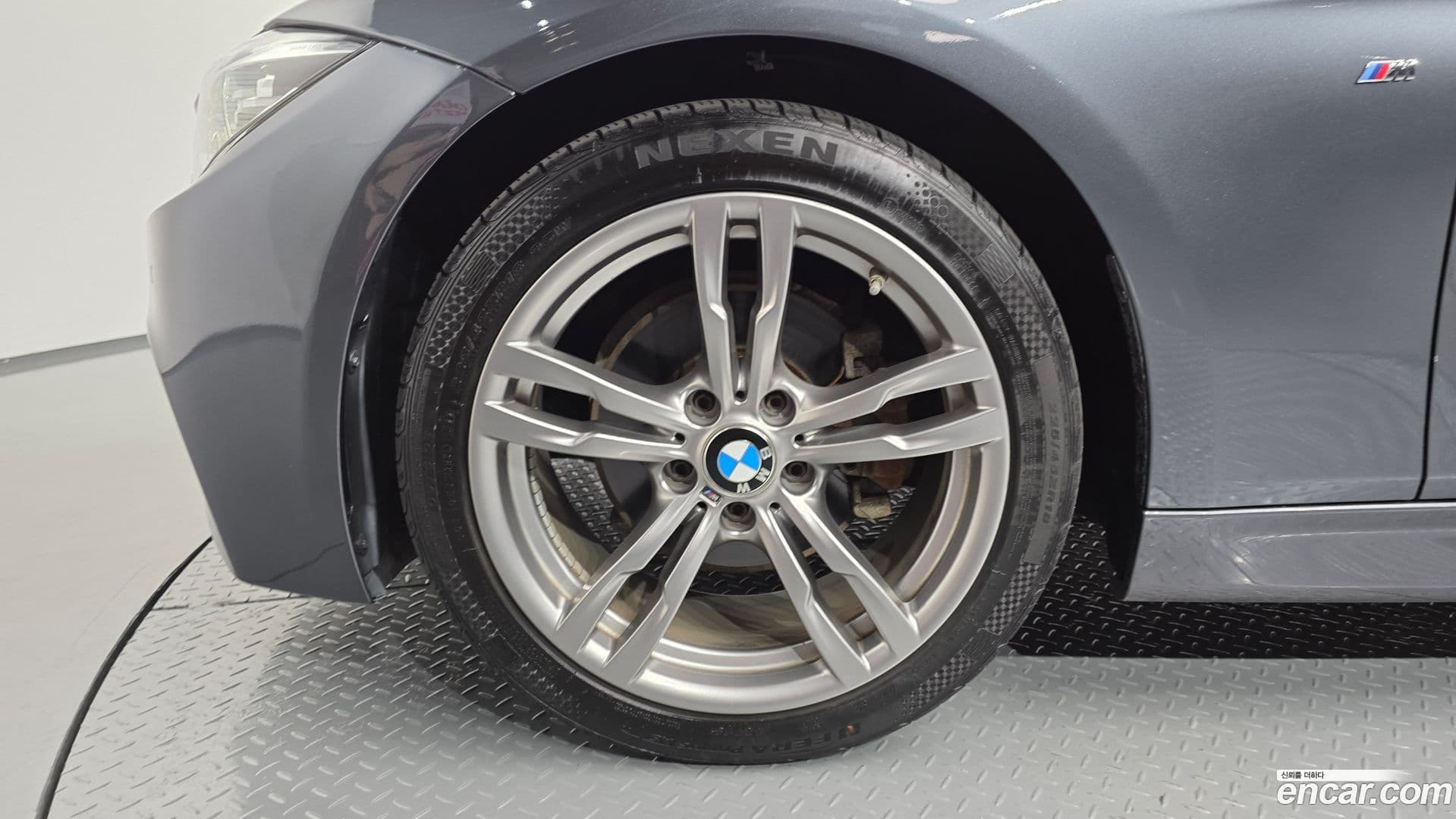 Main__Slider__Photo:3-Series BMW 2017.6-4