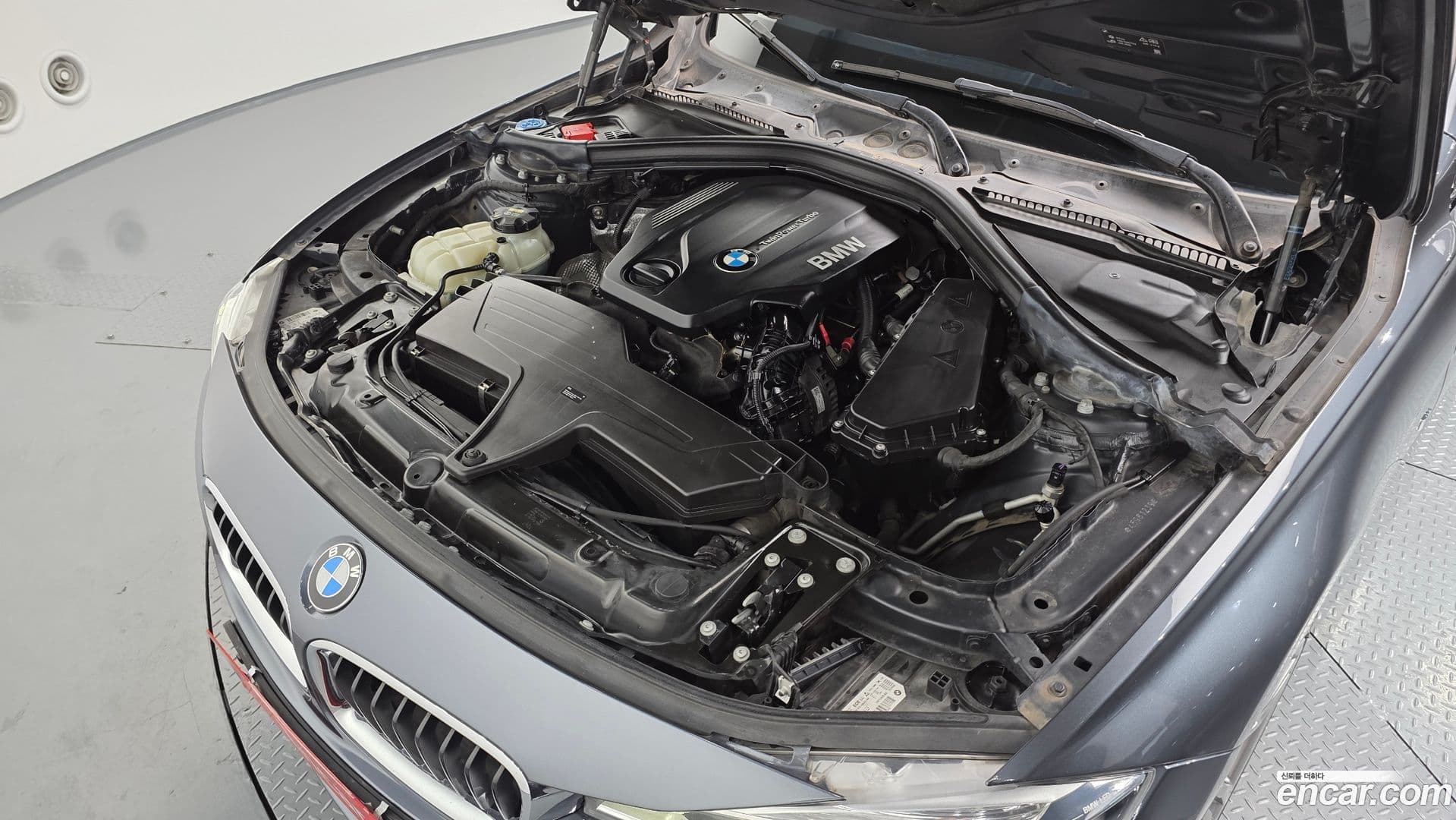 Main__Slider__Photo:3-Series BMW 2017.6-5