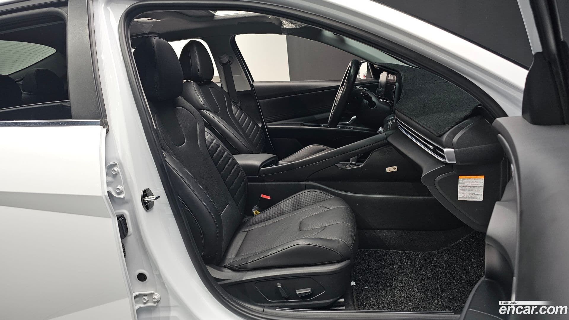 Main__Slider__Photo:AVANTE Hyundai 2023.4-9