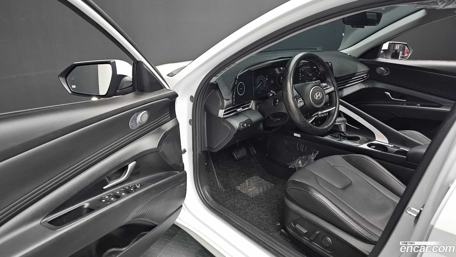 AVANTE Hyundai 2023.4-OPTION-015