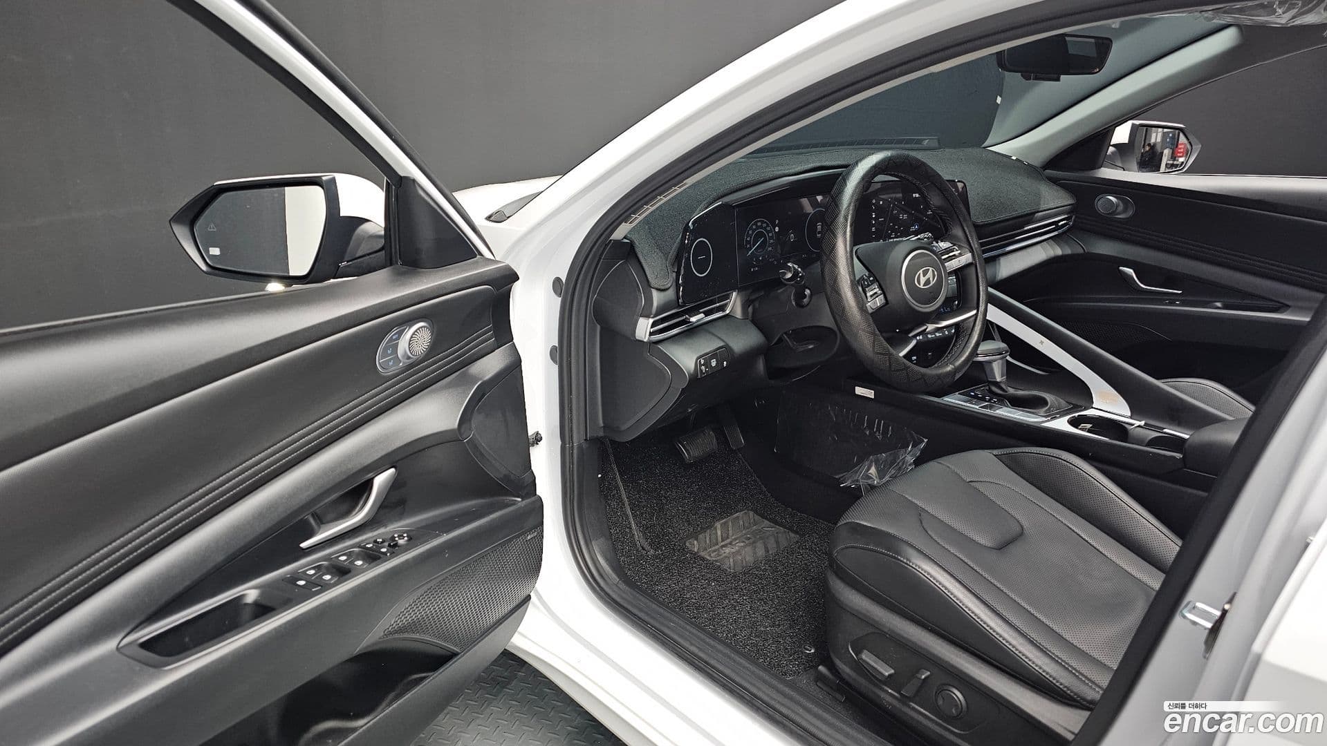 Main__Slider__Photo:AVANTE Hyundai 2023.4-10